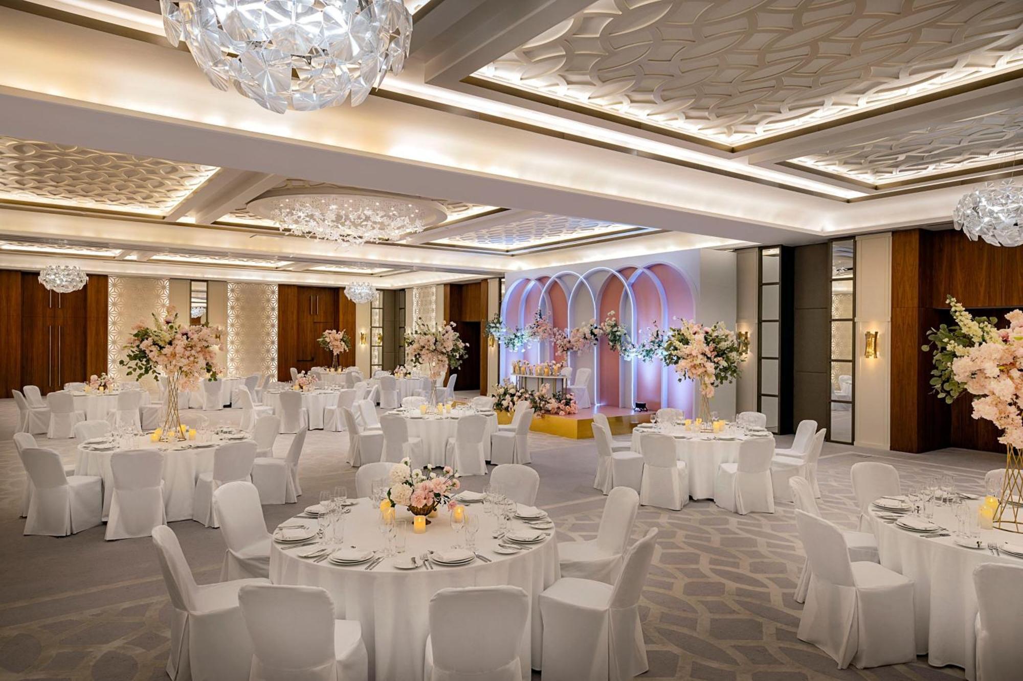 Sheraton Astana Hotel Exteriér fotografie The ballroom