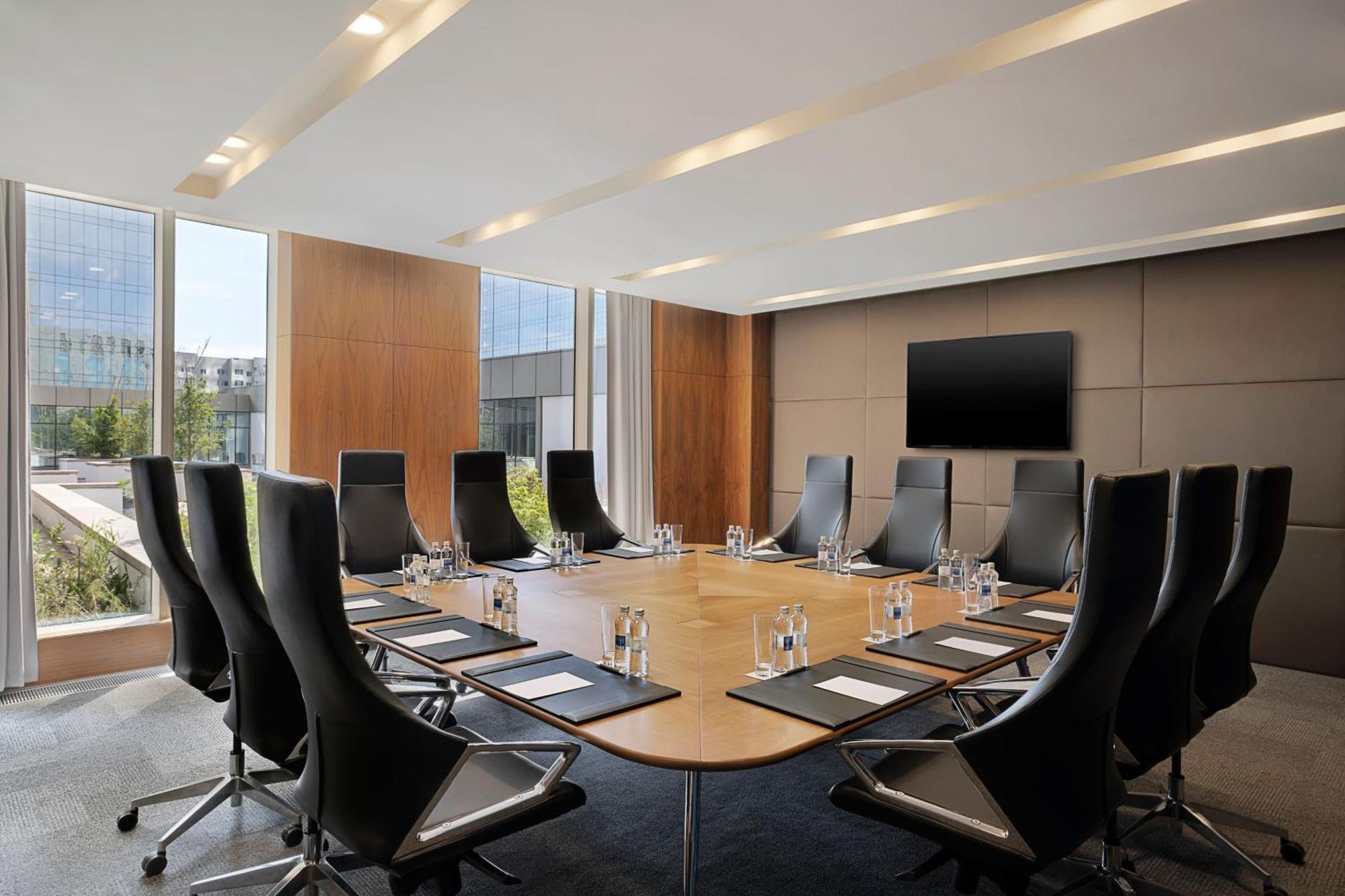 Sheraton Astana Hotel Exteriér fotografie Boardroom at the Westin Hyderabad