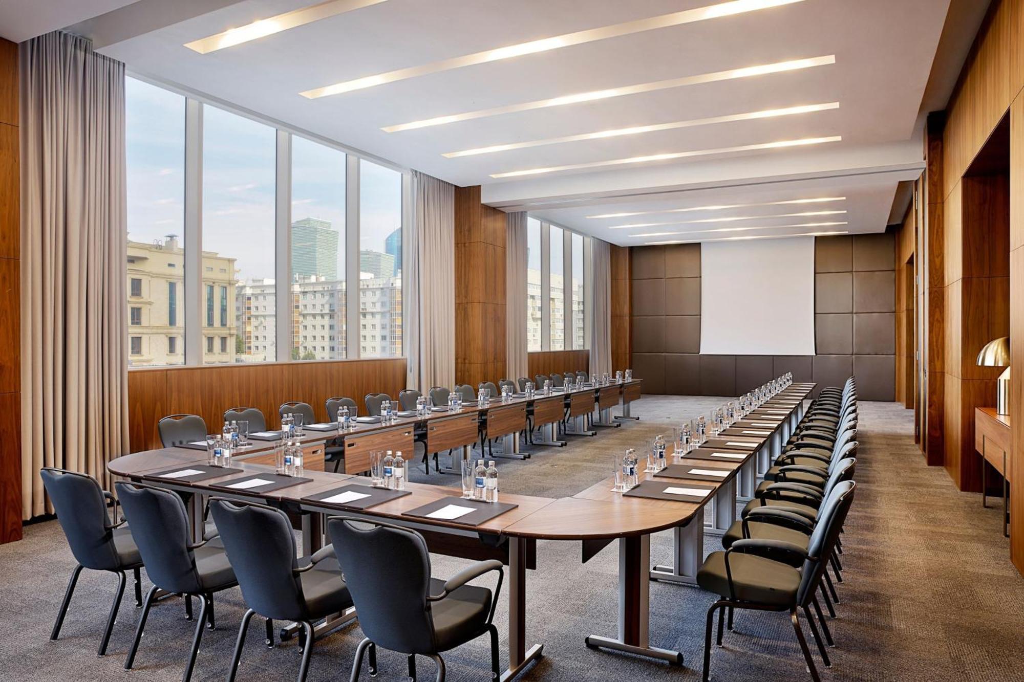 Sheraton Astana Hotel Exteriér fotografie Meeting room