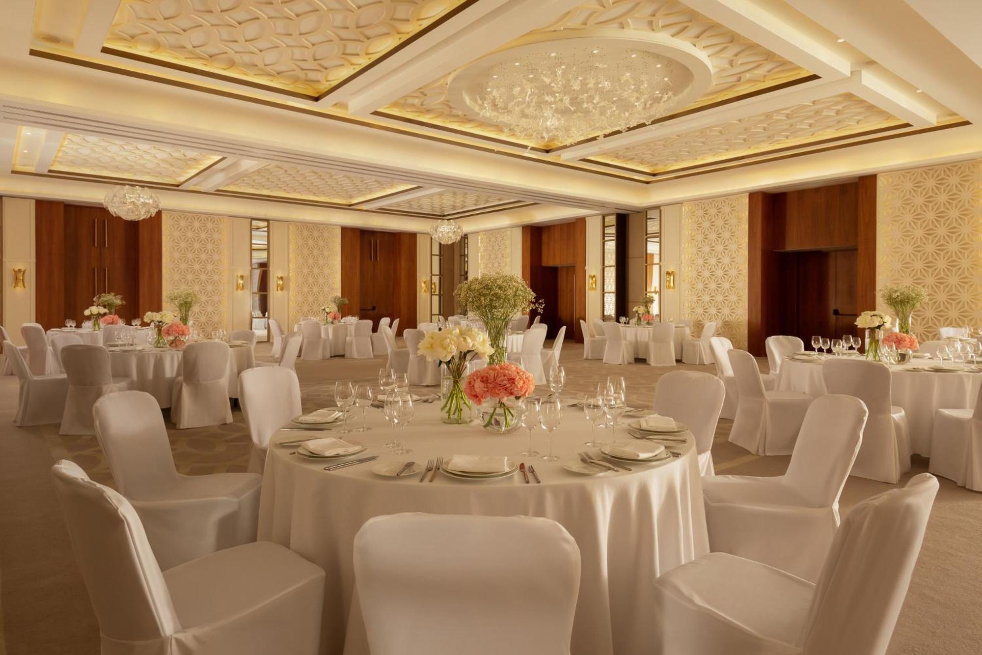 Sheraton Astana Hotel Exteriér fotografie The ballroom