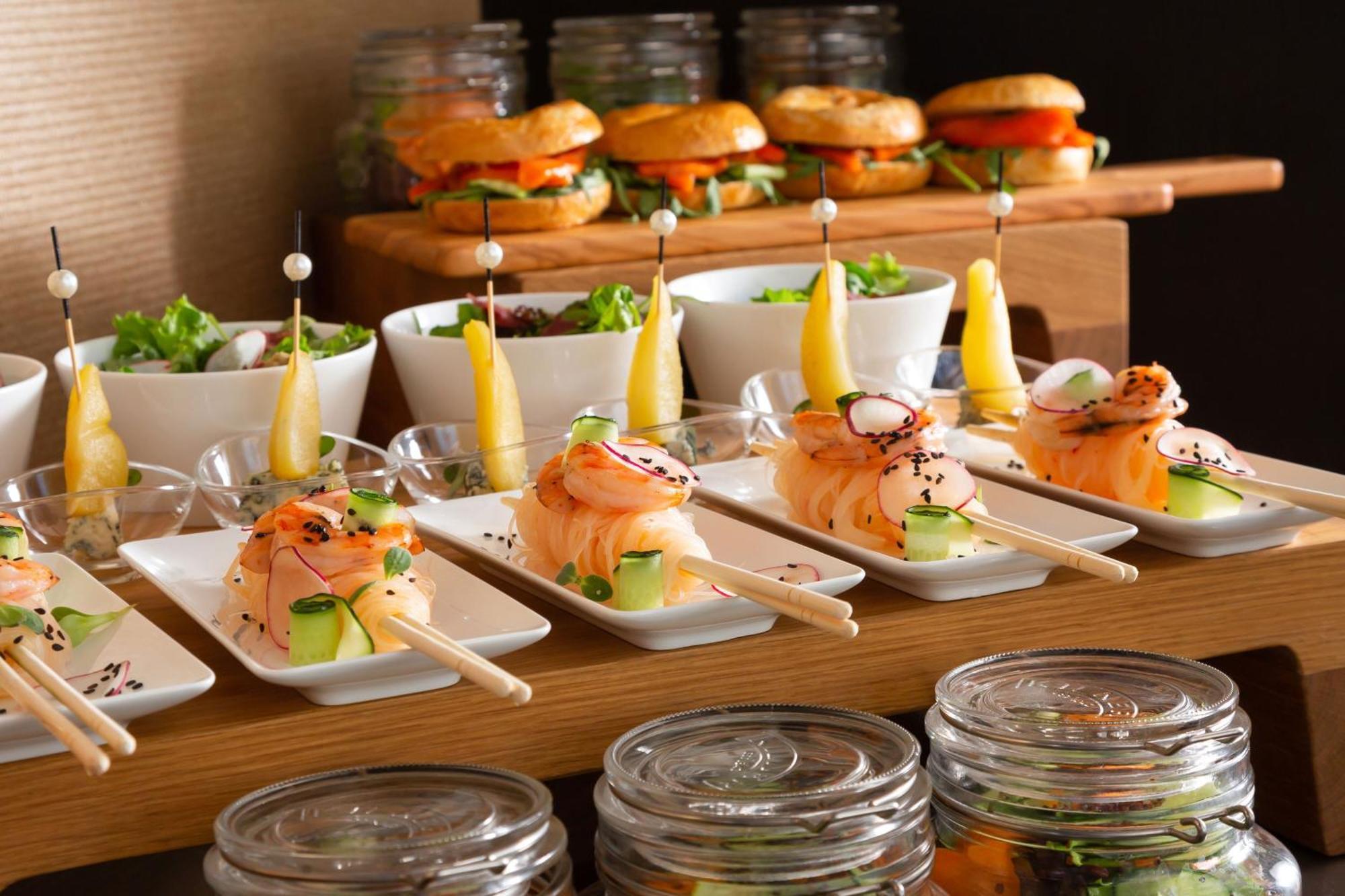 Sheraton Astana Hotel Exteriér fotografie Canapés
