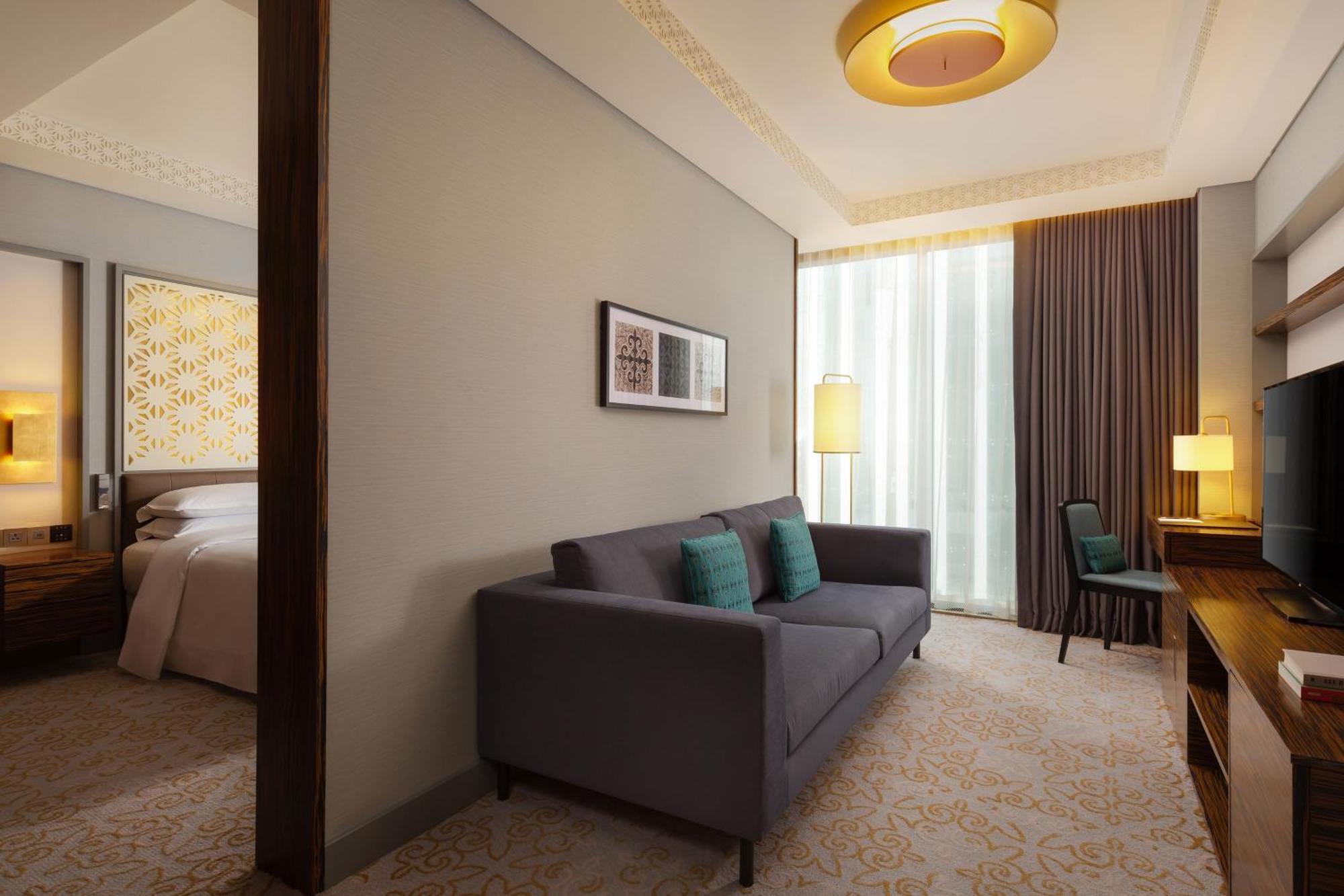 Sheraton Astana Hotel Exteriér fotografie A suite at the hotel